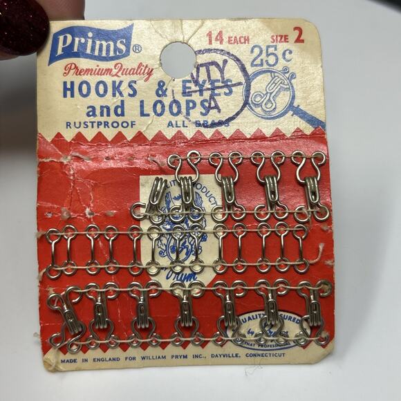 Vintage Prims Hooks & Eyes & Loops Sewing Notions Rustproof Made in ENGLAND - Picture 1 of 4